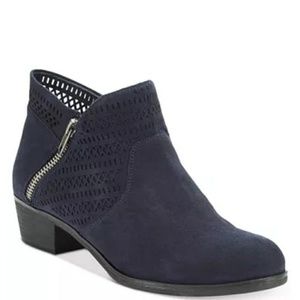 American rag Boots size 9.5. Only worn once